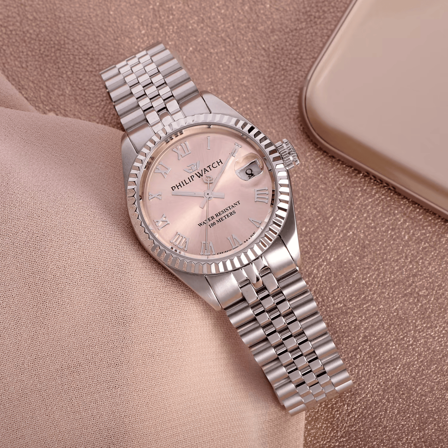 Orologio Philip Watch Caribe R8253597599 da donna, cassa rettangolare 39x31 mm in acciaio satinato rosa, bracciale in metallo color argento, quadrante multifunzione e vetro zaffiro.