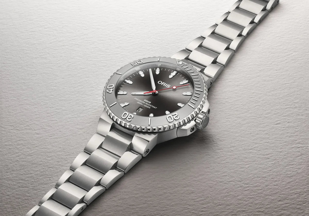 Oris Aquis Date Automatic Swiss Made Grigio 43.5mm – 01 733 7789 4153-07 8 23 04PEB orologio uomo acciaio quadrante grigio zaffiro movimento automatico