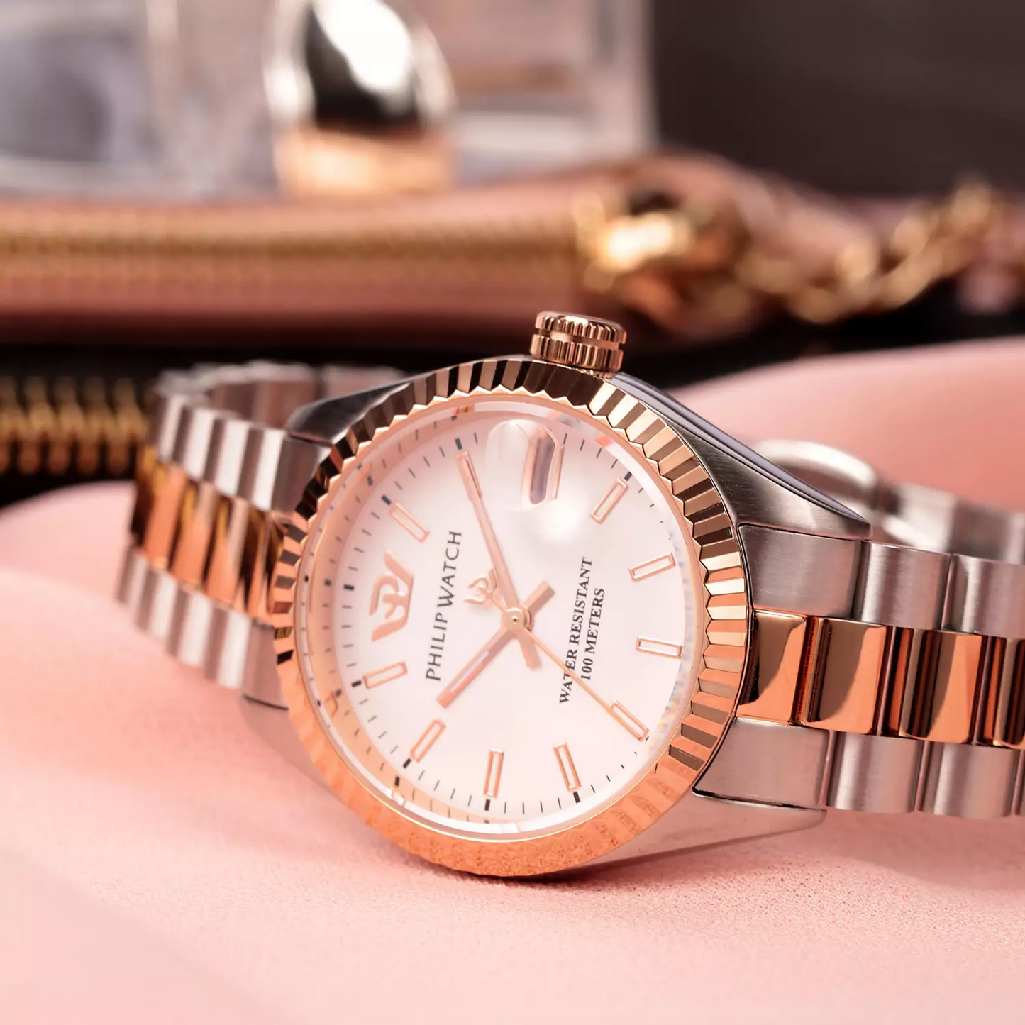 Orologio donna Philip Watch R8253597580 collezione Caribe, cassa 31 mm in acciaio bicolor silver e oro rosa, vetro zaffiro antiriflesso, bracciale in metallo bicolor con chiusura a farfalla, movimento al quarzo Swiss Made.