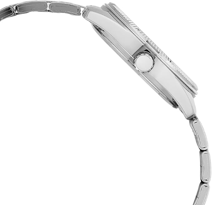 Casio MTP-1302DD-9A – Eleganza quotidiana in stile champagne
Un mix perfetto di raffinatezza e funzionalità essenziali. Il Casio MTP-1302DD-9A si distingue per la sua cassa in acciaio da 44 mm e il quadrante color champagne, che dona luce e carattere a ogni outfit. Le linee sobrie e il design classico lo rendono adatto sia al lavoro che al tempo libero.
Caratteristiche principali:
Quadrante champagne: Toni caldi e finitura metallica per un look raffinato.
Cassa in acciaio da 44 mm: Robusta e ben proporzi
