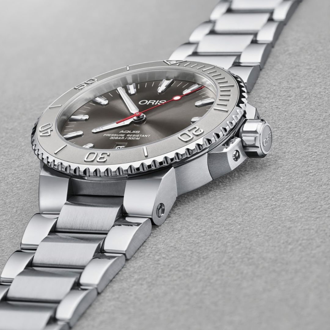 Oris Aquis Date Automatic Swiss Made Grigio 43.5mm – 01 733 7789 4153-07 8 23 04PEB orologio uomo acciaio quadrante grigio zaffiro movimento automatico