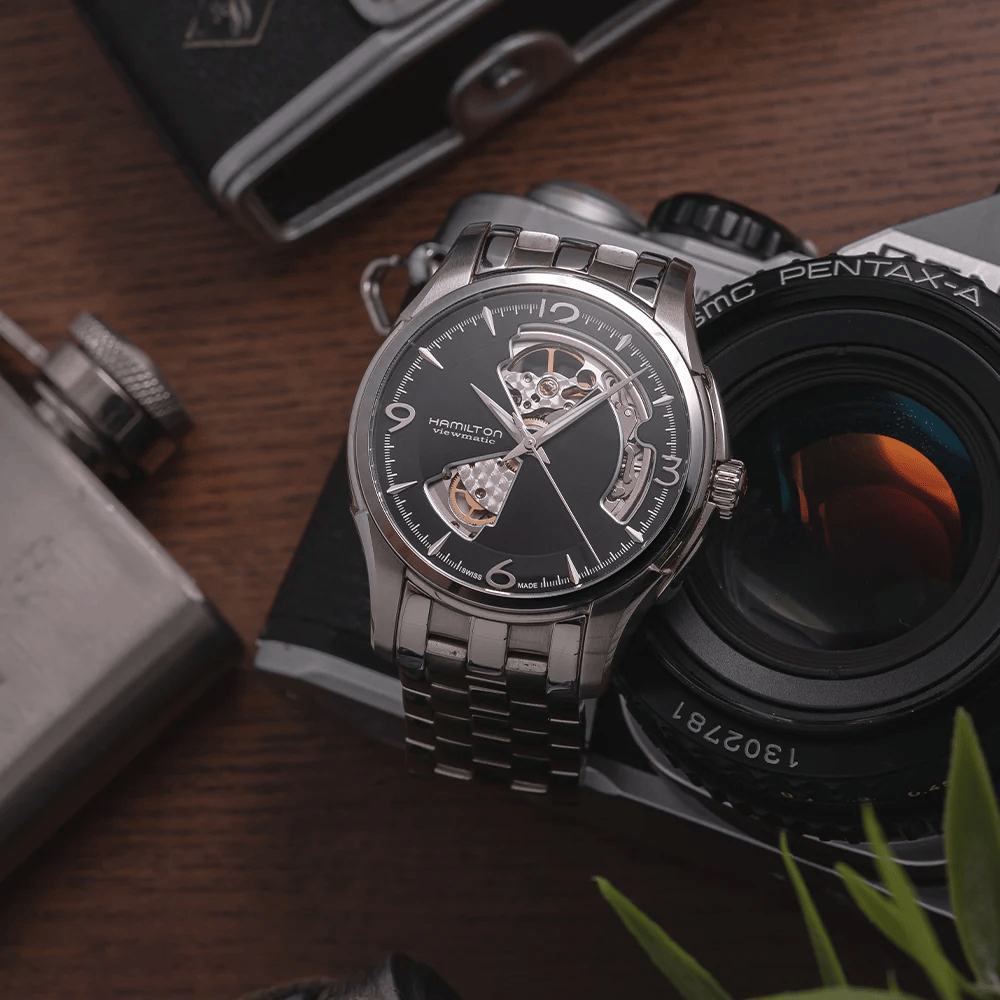 Hamilton Jazzmaster Open Heart H325 – Eleganza meccanica con quadrante nero