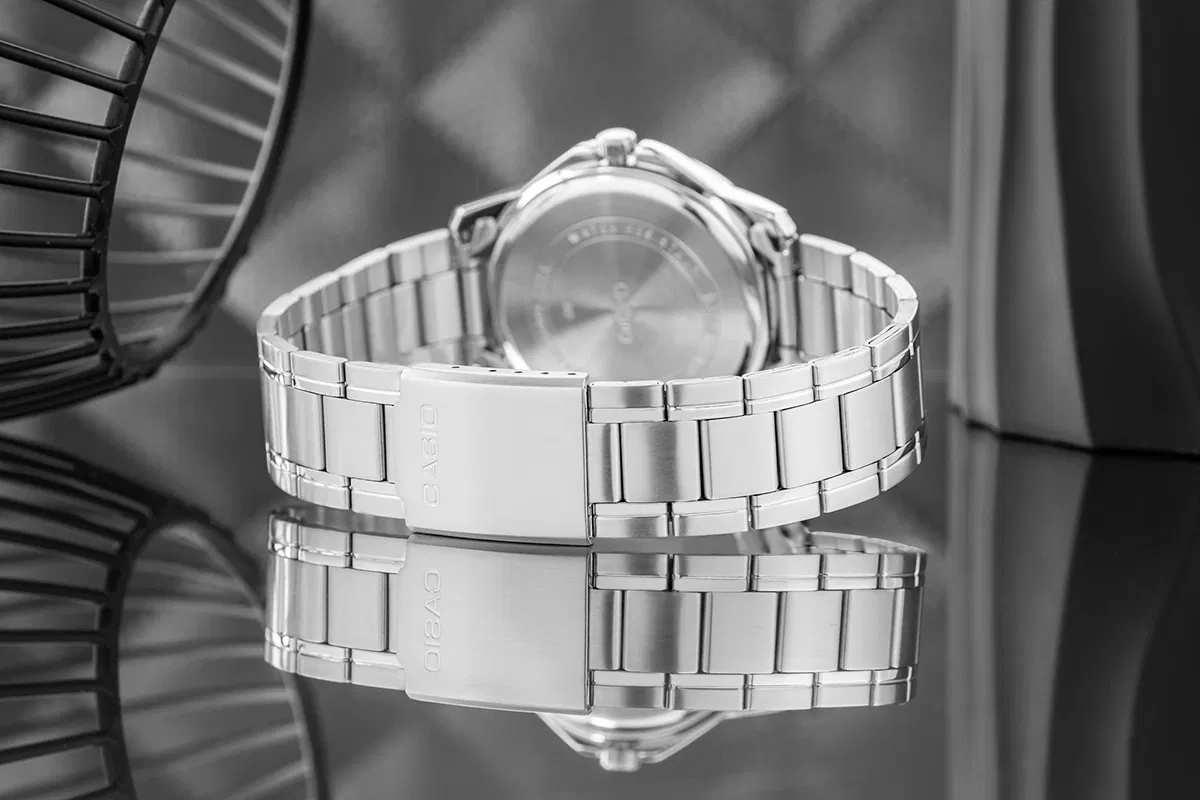 Casio MTP-1308D-2AVDF orologio uomo quarzo acciaio quadrante blu 43,5mm bracciale inox