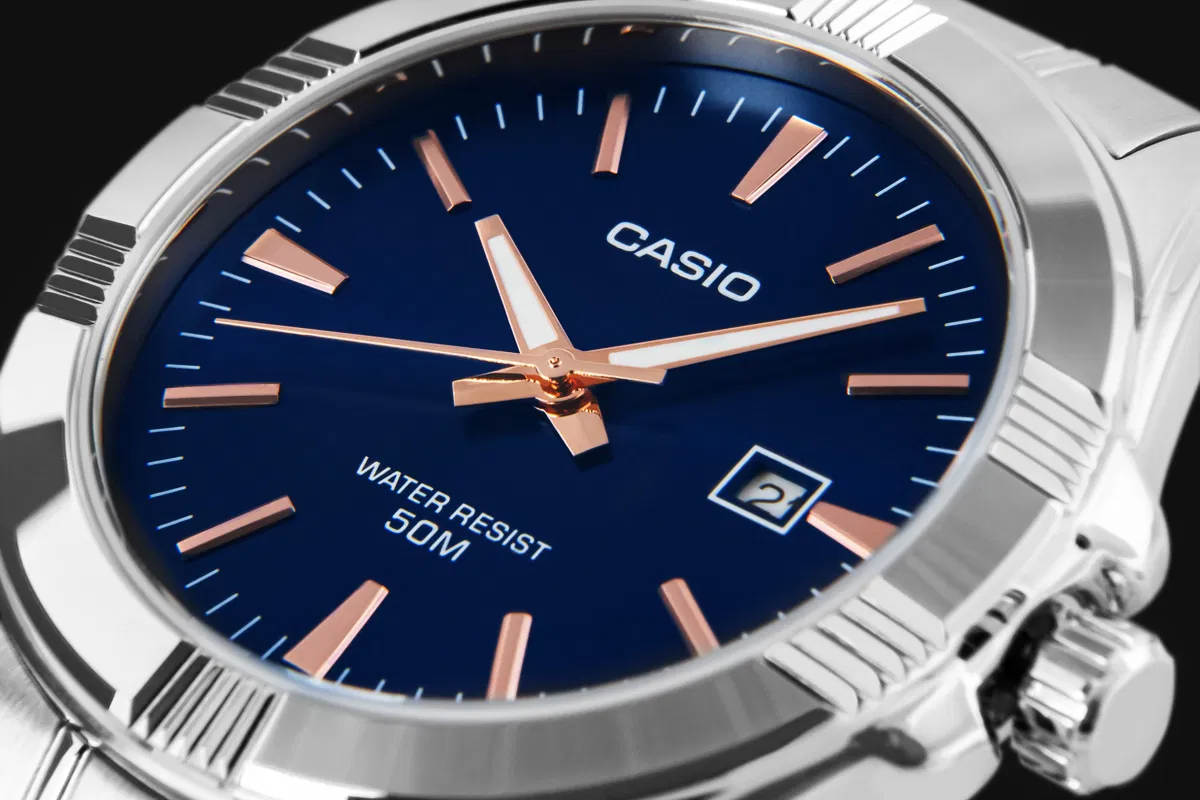 Casio MTP-1308D-2AVDF orologio uomo quarzo acciaio quadrante blu 43,5mm bracciale inox