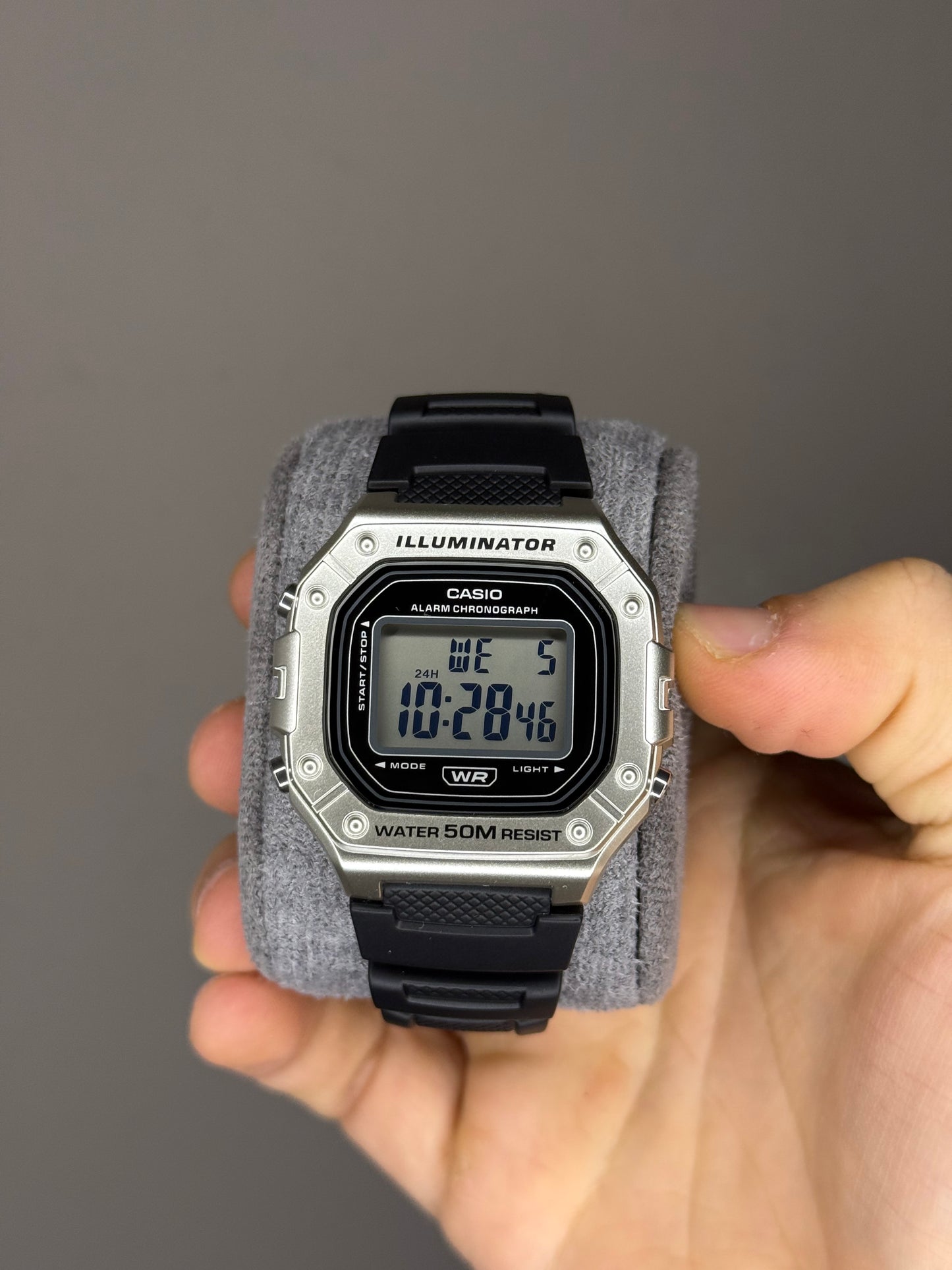 Montre Casio W-218