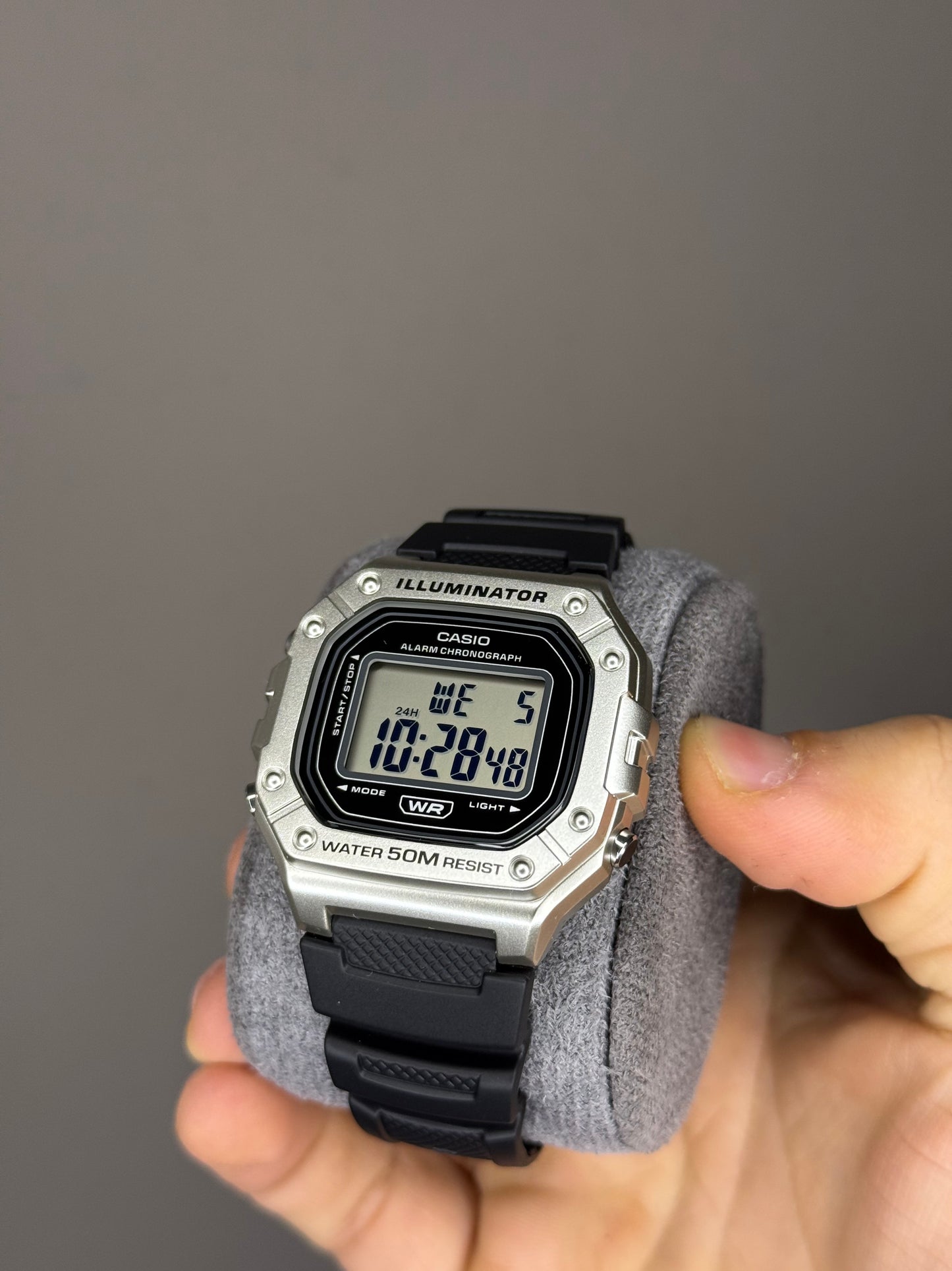 Montre Casio W-218