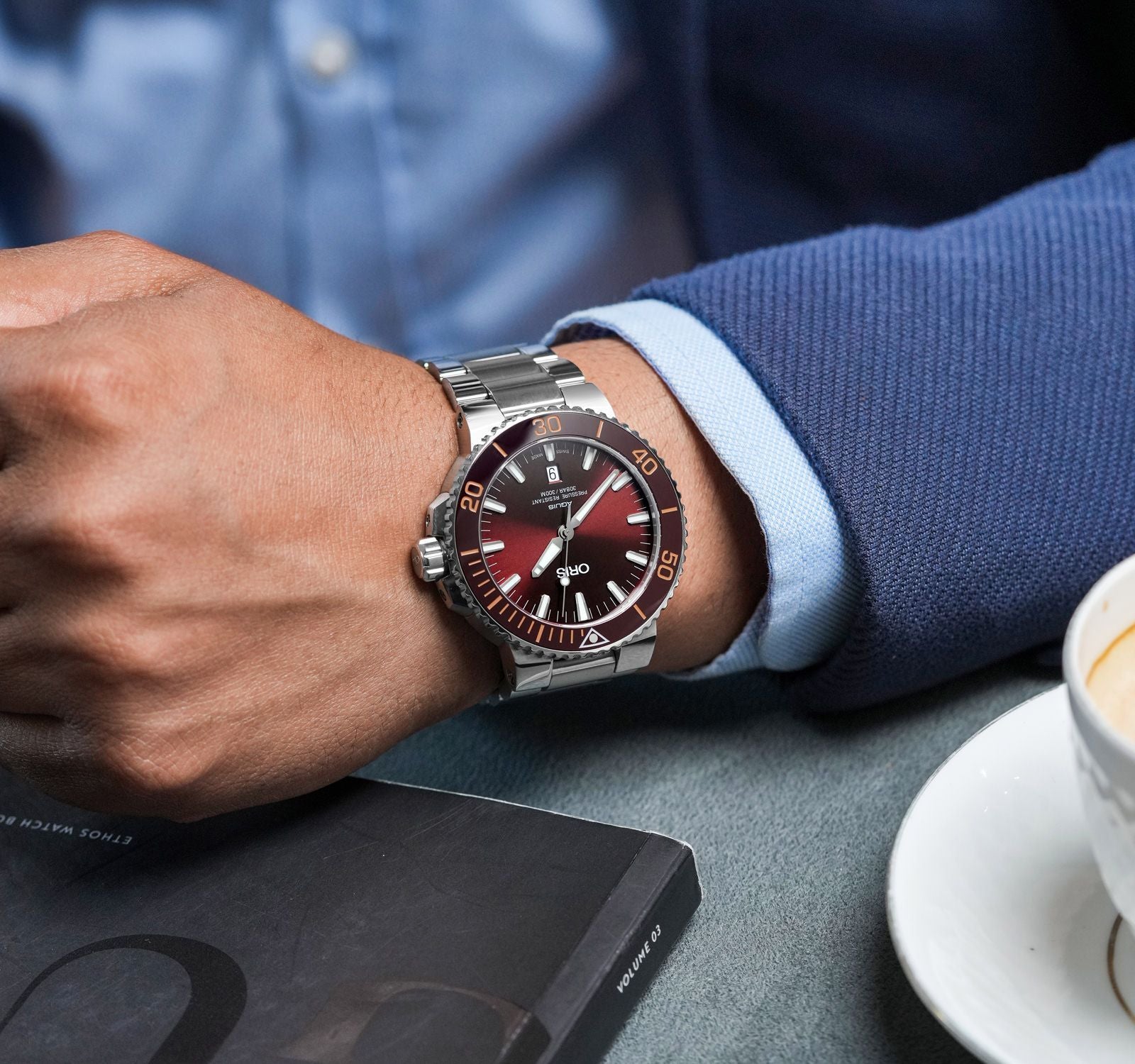 Oris Aquis Date Automatic Swiss Made Marrone 43.5mm – 01 733 7730 4152-07 8 24 05PEB orologio uomo acciaio quadrante marrone zaffiro movimento automatico