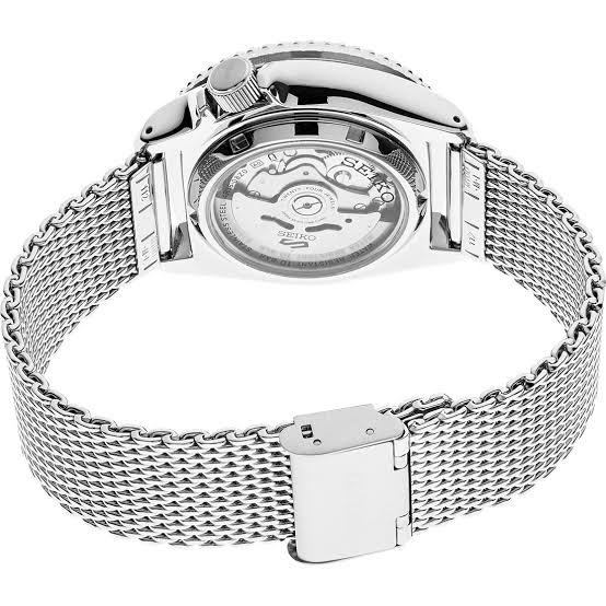 Acquista il Seiko 5 Sports SRPE77 con movimento automatico 4R36, quadrante Ice Blue, cassa da 42,5 mm e bracciale originale in acciaio a maglia milanese.