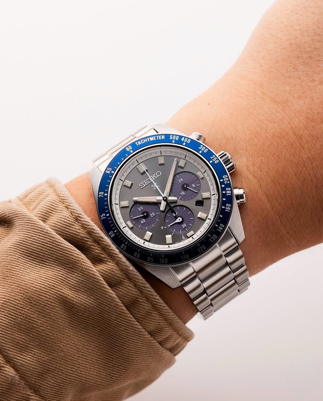 Seiko Prospex Speedtimer Solar Chronograph SSC939P1 – Orologio quarzo solare grigio e blu 41,4mm acciaio con vetro zaffiro