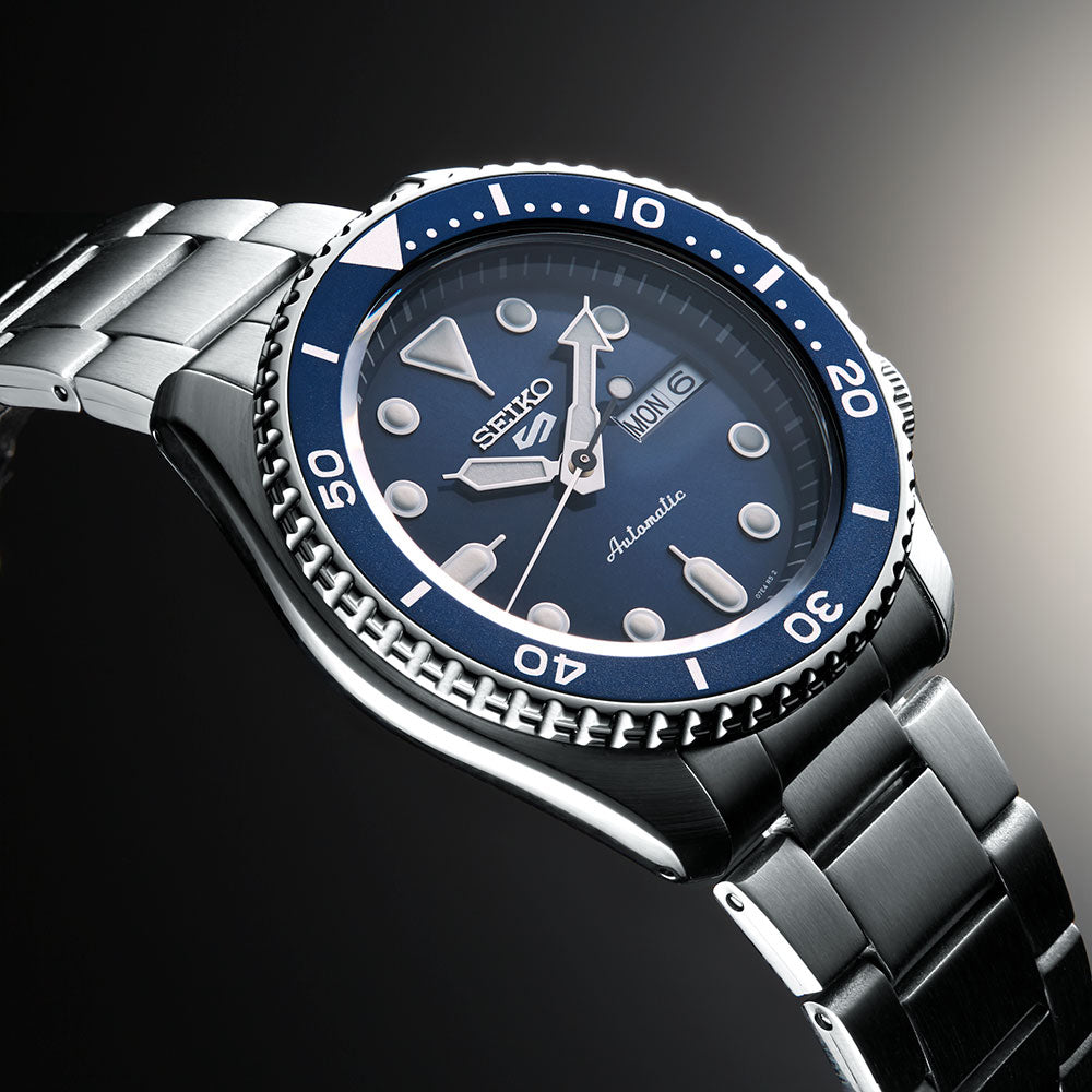 Seiko 5 Sports SRPD51K1 – Automatico, quadrante blu, cassa 42,5mm in acciaio, lunetta blu, movimento 4R36