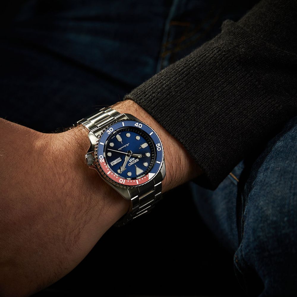 Seiko 5 Sports SRPD53K1 – Automatico, quadrante blu, lunetta Pepsi, cassa 42,5mm in acciaio, movimento 4R36