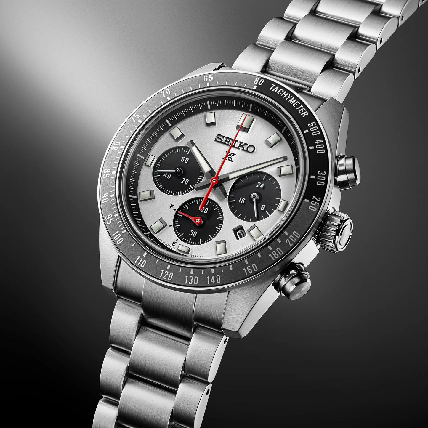 Seiko SSC911 cronografo solare acciaio cassa 41,4mm quadrante argentato vetro zaffiro bracciale acciaio codice SSC911