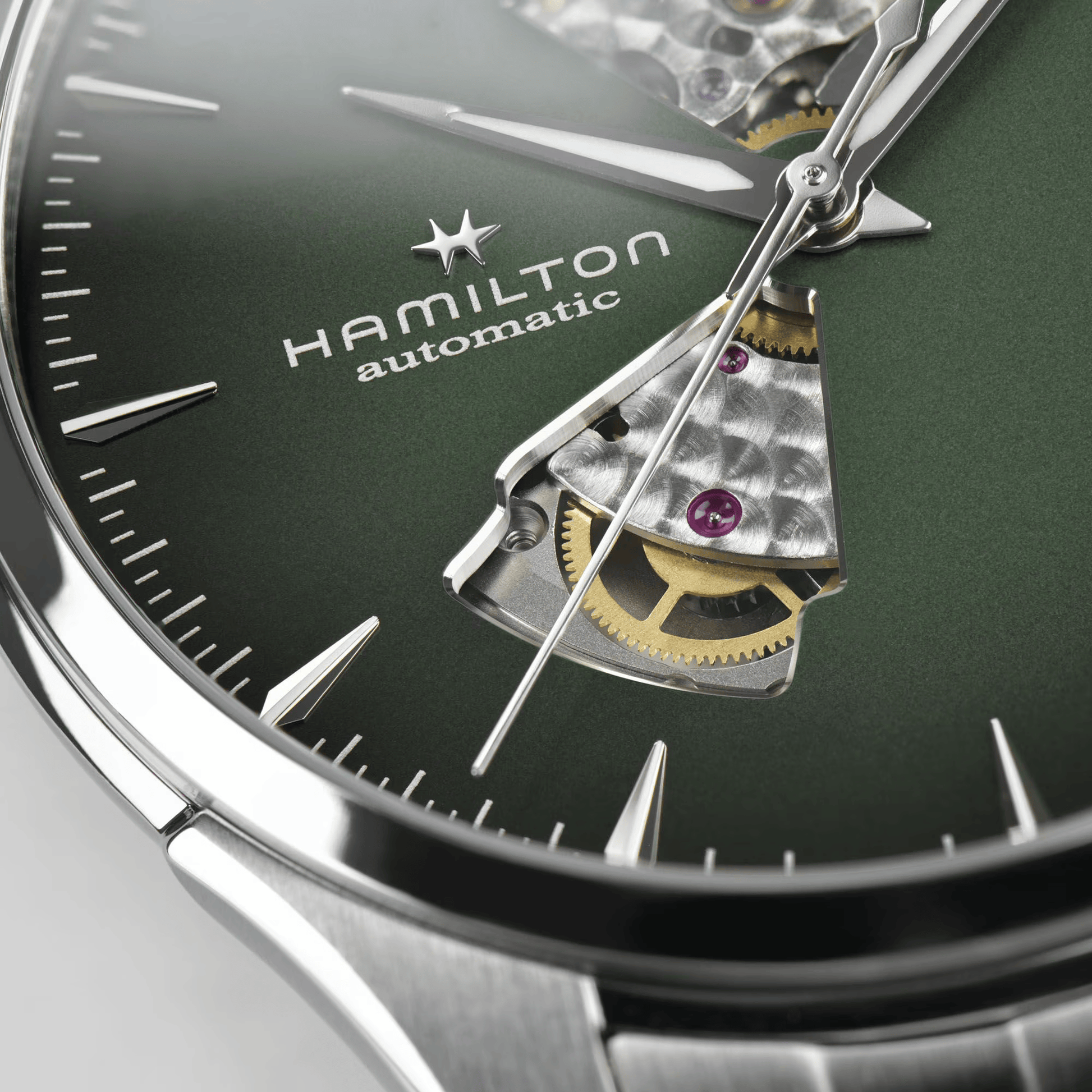Orologio Hamilton Jazzmaster H32675160 automatico scheletrato uomo – quadrante verde, cassa acciaio, movimento Swiss Made a vista – elegante e sportivo, ideale per collezionisti e appassionati. Disponibile su mdrwatch, spedizione da Macerata Campania. Confronta con Cellini Caserta, Jolli Gioielli, Rutigliano Capua, Sessa Gioielleria Santa Maria.