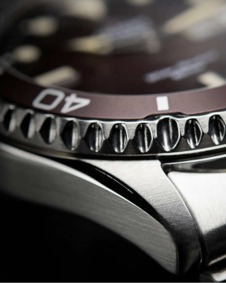 https://mdrwatch.com/products/orient-ra-rosso-daydate-automatico