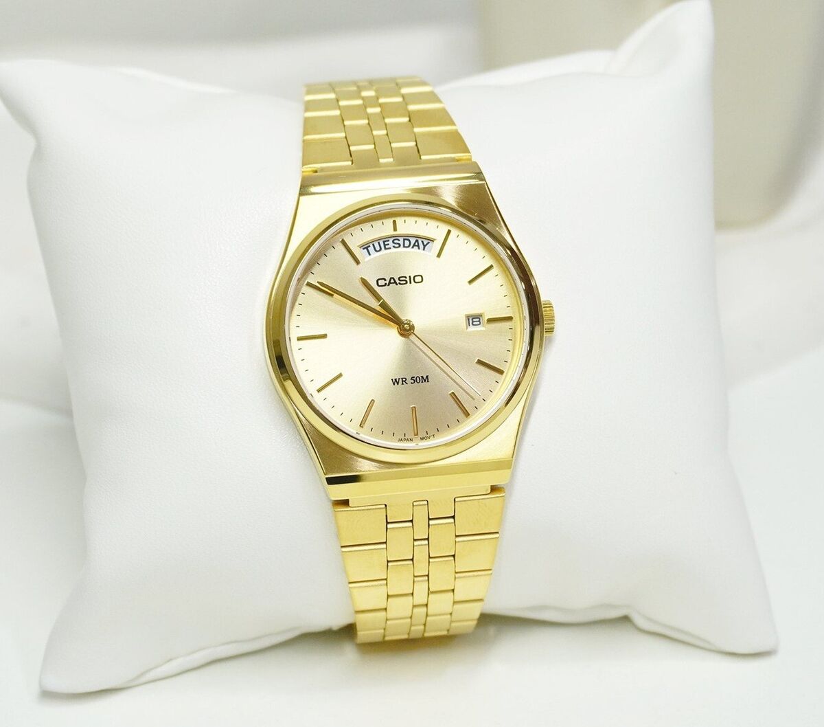 Casio MTP-B146G-9AV daydate 35mm – Eleganza retrò in total gold