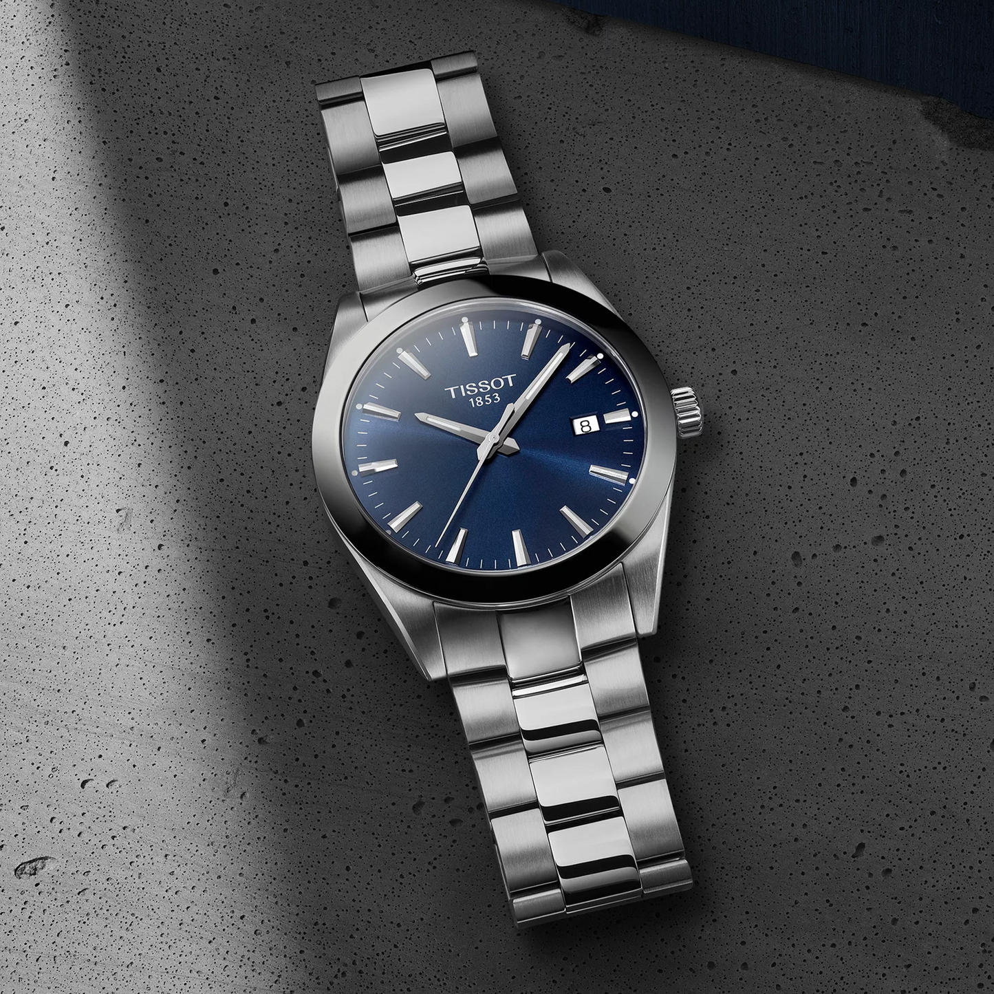 Orologio Tissot Gentleman T127.410.11.041.00 uomo quarzo svizzero, quadrante blu, vetro zaffiro, cassa acciaio 40 mm