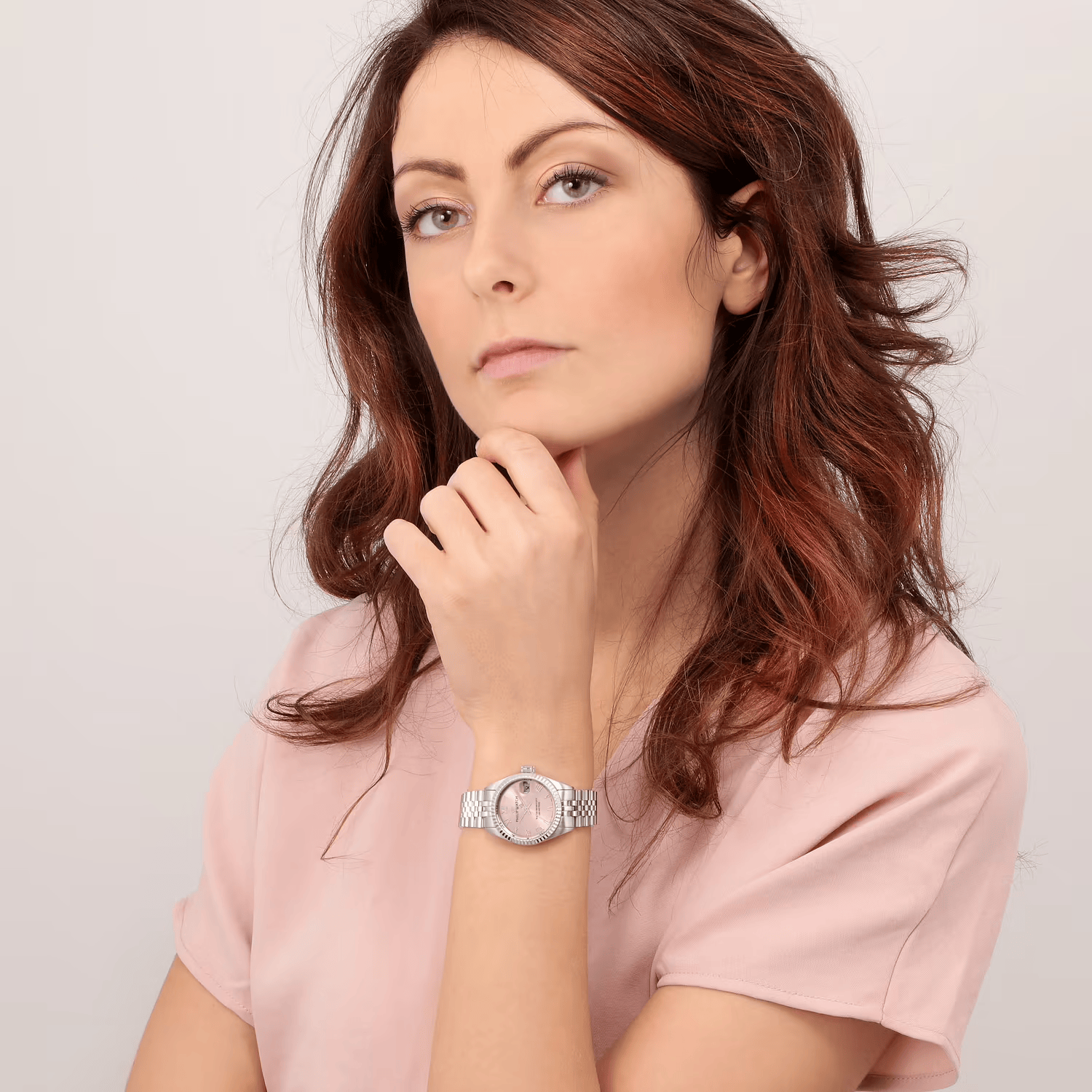 Orologio Philip Watch Caribe R8253597599 da donna, cassa rettangolare 39x31 mm in acciaio satinato rosa, bracciale in metallo color argento, quadrante multifunzione e vetro zaffiro.

