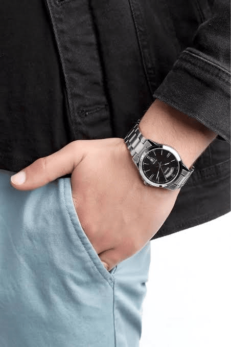 Casio MTP-1370D-1A1 orologio quartz acciaio inox quadrante nero 39mm day-date MTP-1370D-1A1