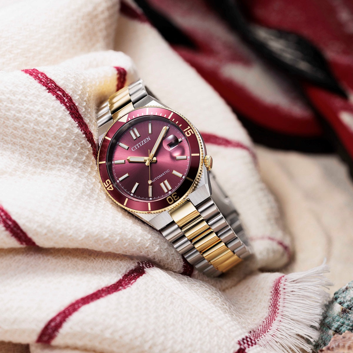 Citizen Tsuyosa Shore NJ0234-58X orologio automatico uomo quadrante rosso bicolore acciaio oro 40 mm vetro zaffiro ghiera girevole