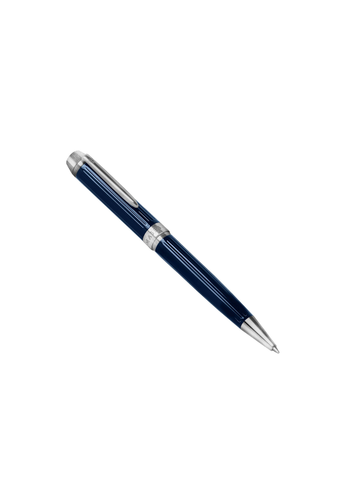 Penna a sfera Maserati J880651803 con finitura blu laccata e dettagli in PVD rodio, design elegante con logo tridente inciso, accessorio da scrittura di lusso in scatola originale Maserati.