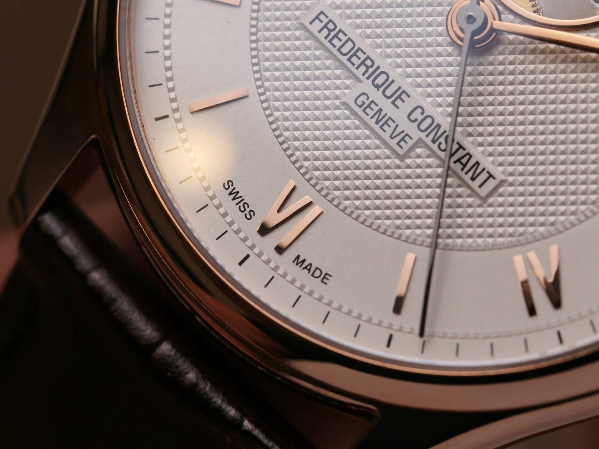 Frederique Constant Classics Heart Beat Automatic FC-310MV5B4 – Orologio automatico 40mm, acciaio oro rosa, quadrante guilloché Clous de Paris, apertura Heart Beat.