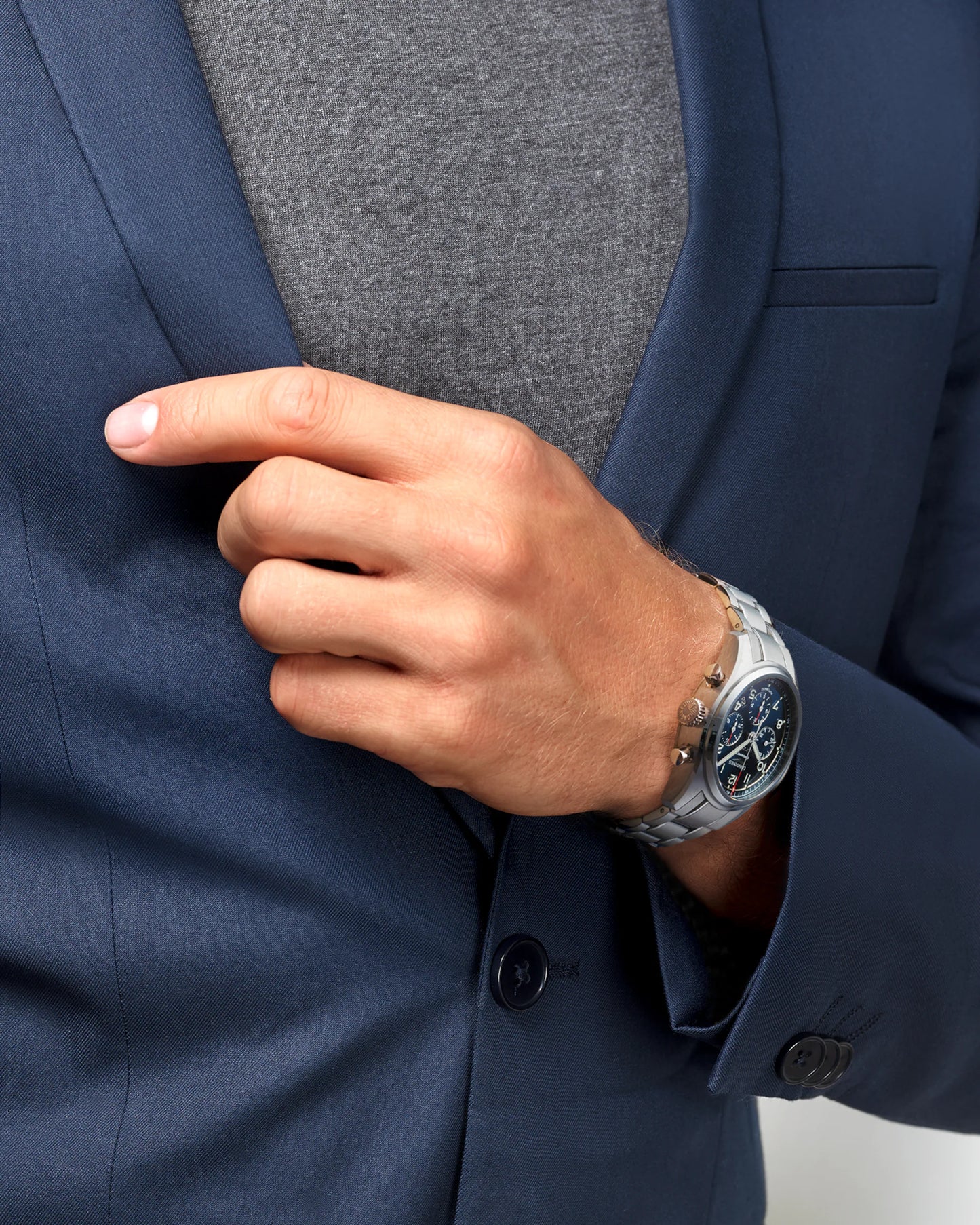 Longines Spirit Chronograph L3.820.4.93.6 – Orologio automatico Swiss Made con cronografo, cassa 42mm in acciaio e quadrante blu a raggi di sole