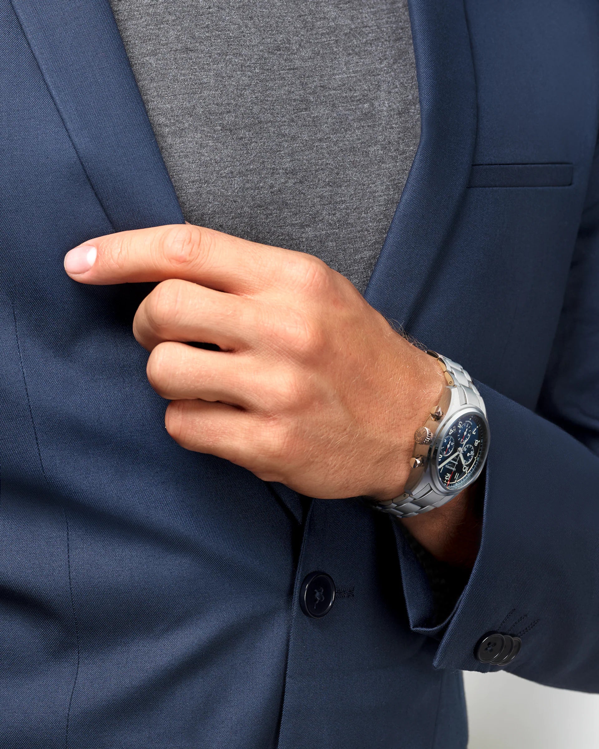Longines Spirit Chronograph L3.820.4.93.6 – Orologio automatico Swiss Made con cronografo, cassa 42mm in acciaio e quadrante blu a raggi di sole