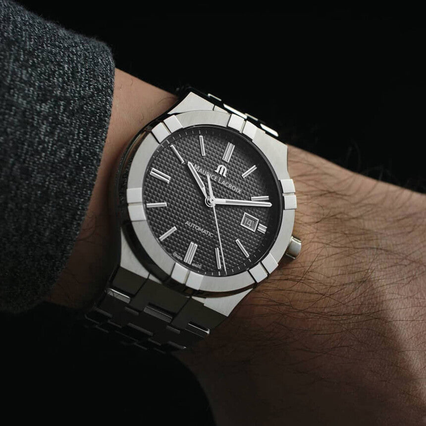 Maurice Lacroix AIKON Automatic Date 42mm quadrante nero acciaio automatico Swiss Made AI6008-SS002-330-1.