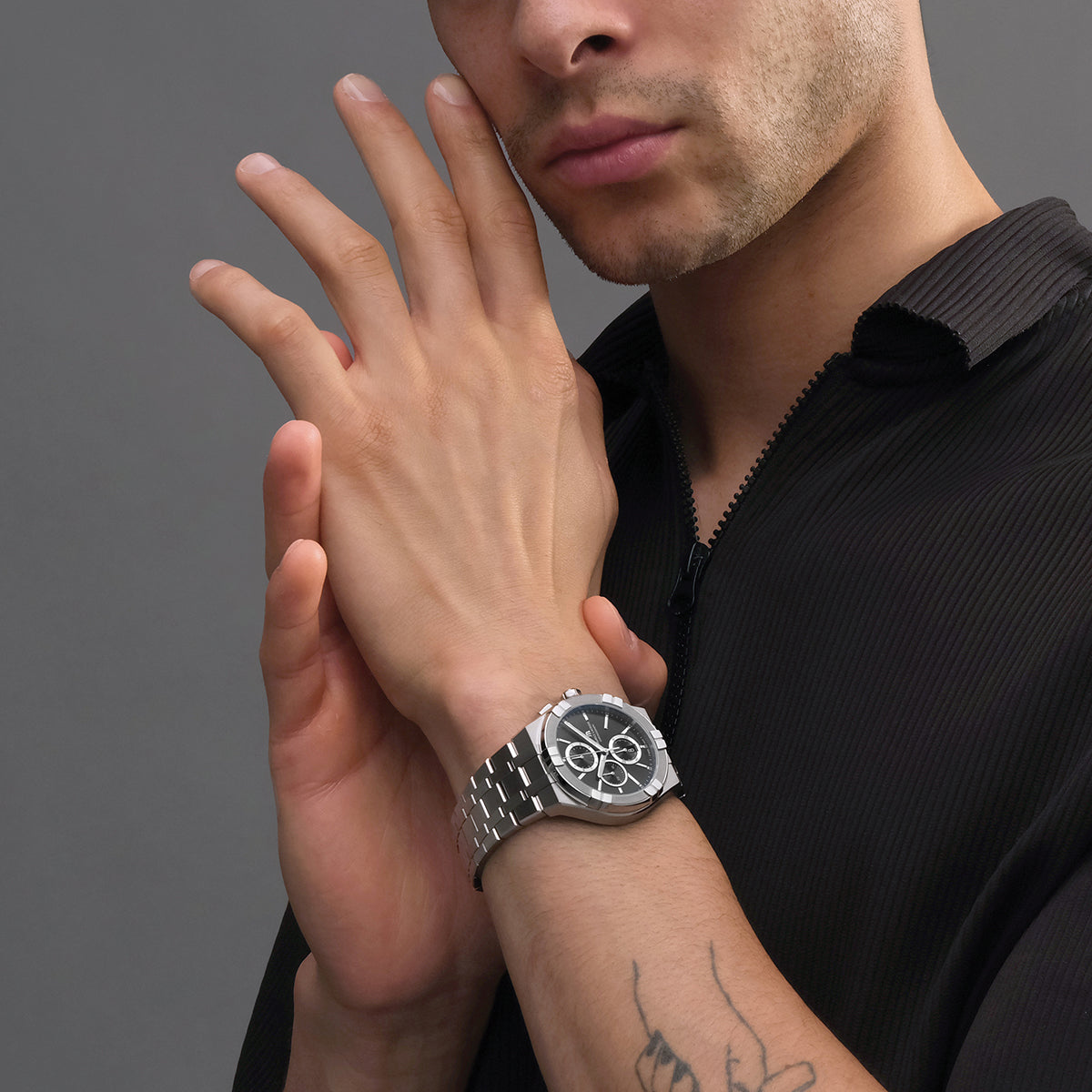 Maurice Lacroix Aikon Quartz Chronograph AI1118-SS002-330-1, 42mm acciaio, quadrante nero soleil, cronografo Swiss Made