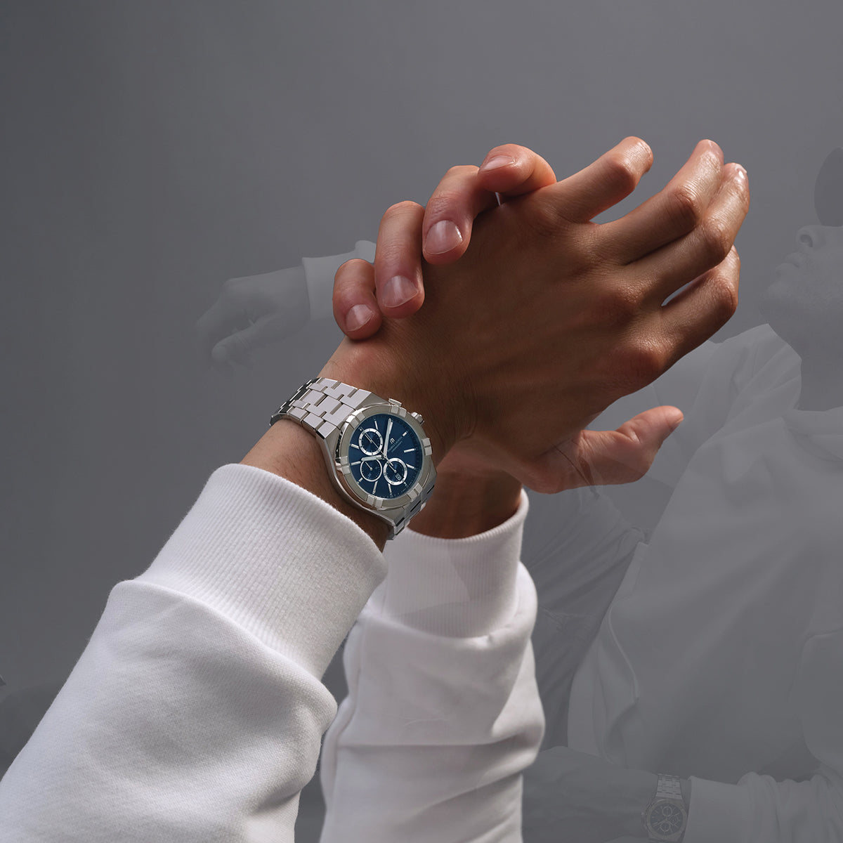 Maurice Lacroix Aikon Quartz Chronograph AI1118-SS002-430-1, 42mm acciaio, quadrante blu soleil, cronografo Swiss Made