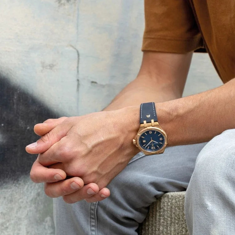 Maurice Lacroix Aikon Automatic Limited Edition AI6008-BRZ01-420-1, 42mm acciaio, quadrante blu Côtes de Genève, cinturino pelle blu, automatico Swiss Made