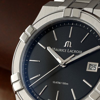 Maurice Lacroix Aikon Quartz 40mm nero AI1108-SS002-330-1 orologio Swiss Made quarzo acciaio vetro zaffiro datario