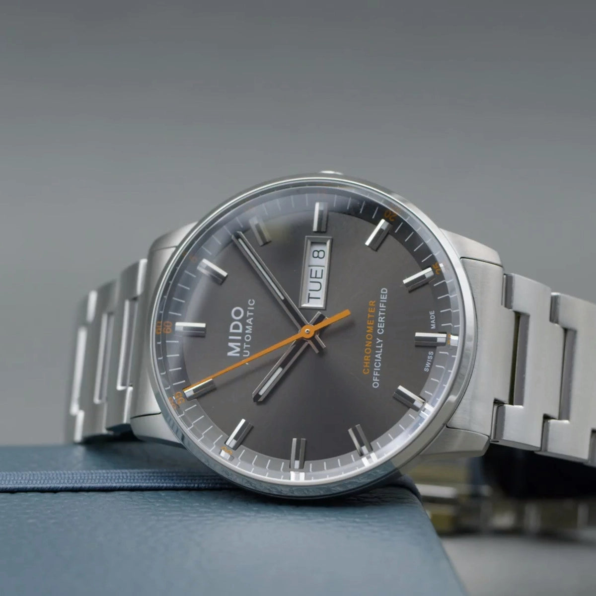 Mido Commander Chronometer Automatico Swiss Made quadrante argento 40mm cassa acciaio M021.431.11.061.01