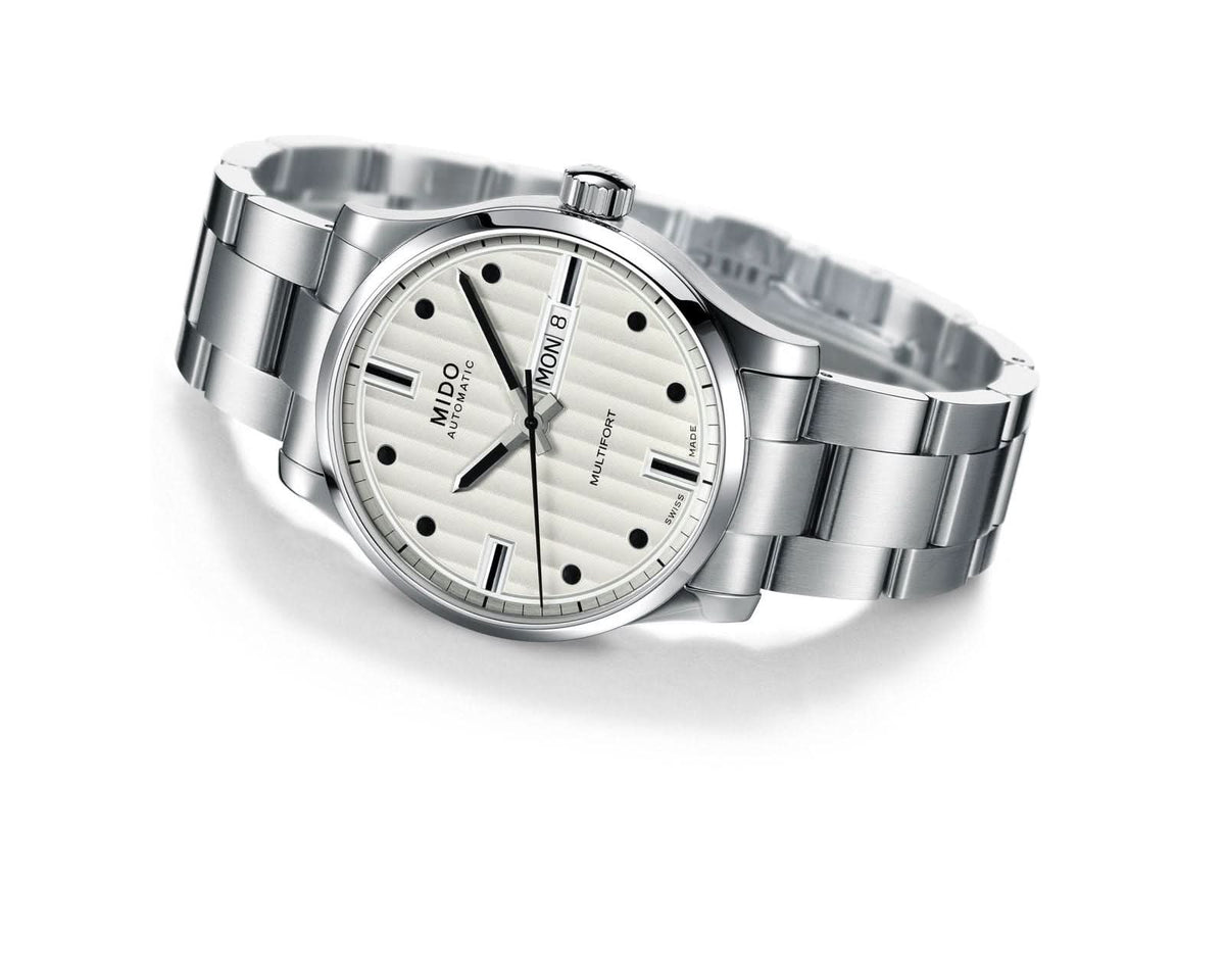 Mido Multifort M005.430.11.031.80 automatico 42 mm con quadrante bianco, cassa e bracciale in acciaio e vetro zaffiro.