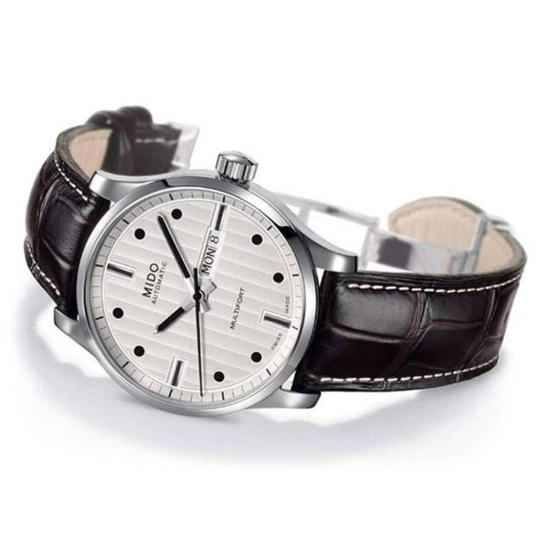 Mido Multifort M005.430.16.031.80 automatico 42 mm con quadrante bianco, cassa in acciaio, vetro zaffiro e cinturino in pelle.