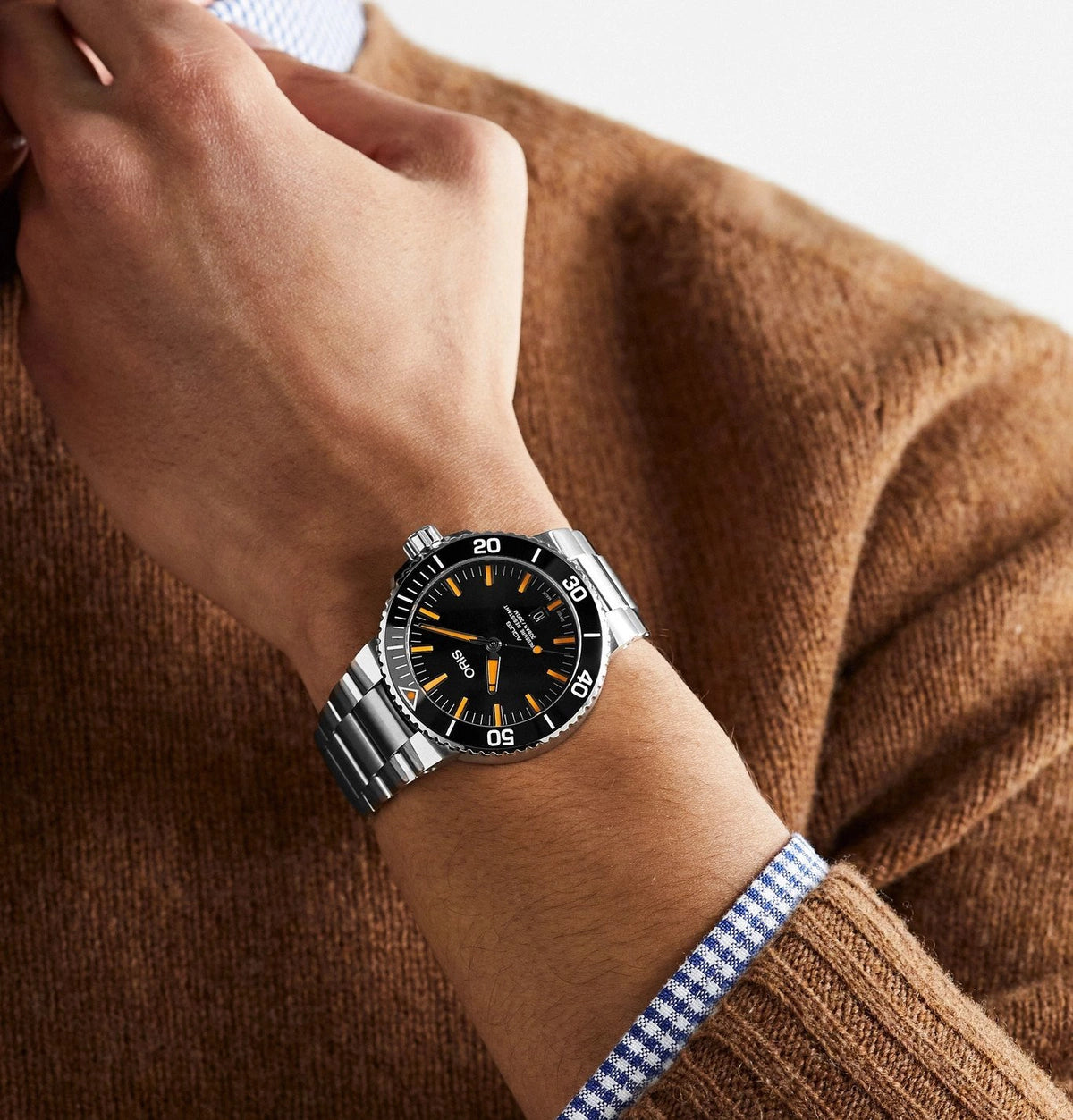 Oris Aquis Date Automatic Swiss Made Nero/Giallo 43.5mm – 01 733 7730 4159-07 8 24 05PEB orologio uomo acciaio quadrante nero indici giallo scuro zaffiro movimento automatico