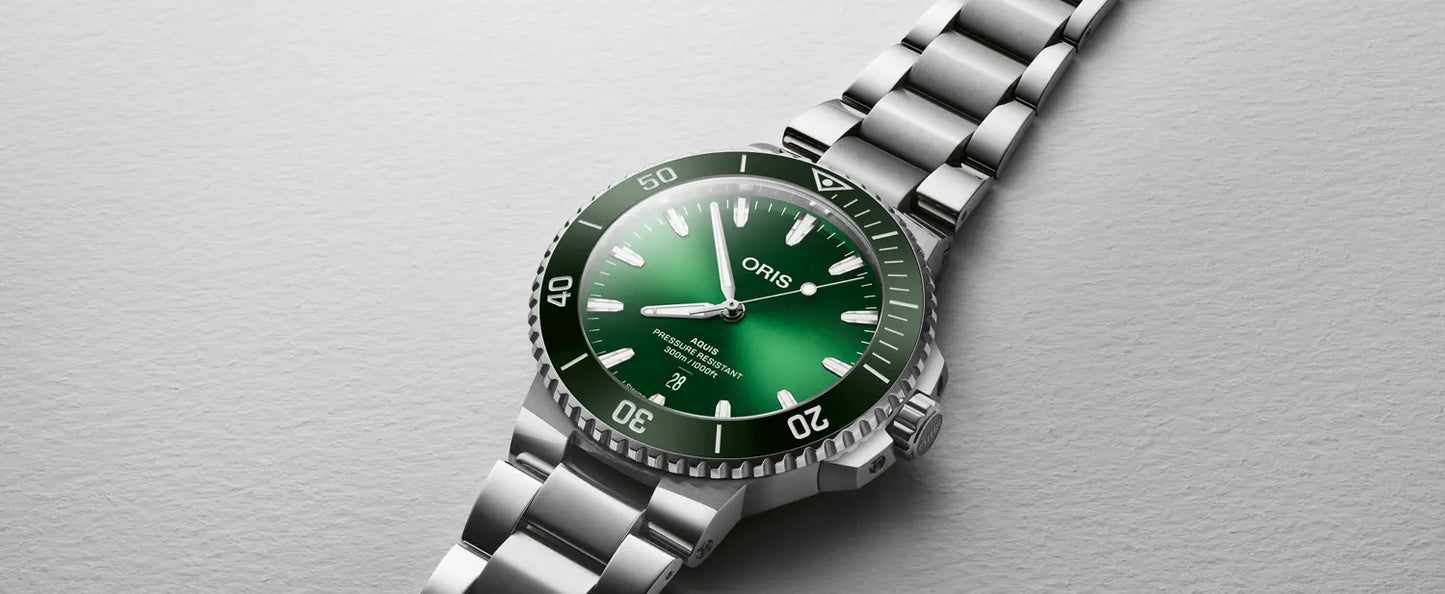 Oris Aquis Date Automatic Swiss Made Verde 43.5mm – 01 733 7789 4157-07 8 23 04PEB orologio uomo acciaio quadrante verde zaffiro movimento automatico