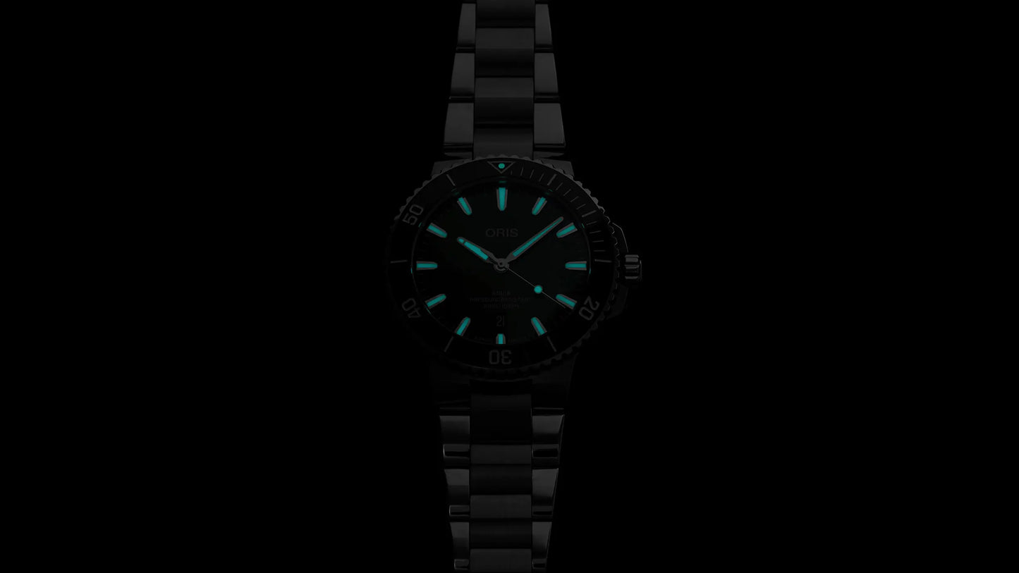 Oris Aquis Date Automatic Swiss Made Verde 43.5mm – 01 733 7789 4157-07 8 23 04PEB orologio uomo acciaio quadrante verde zaffiro movimento automatico