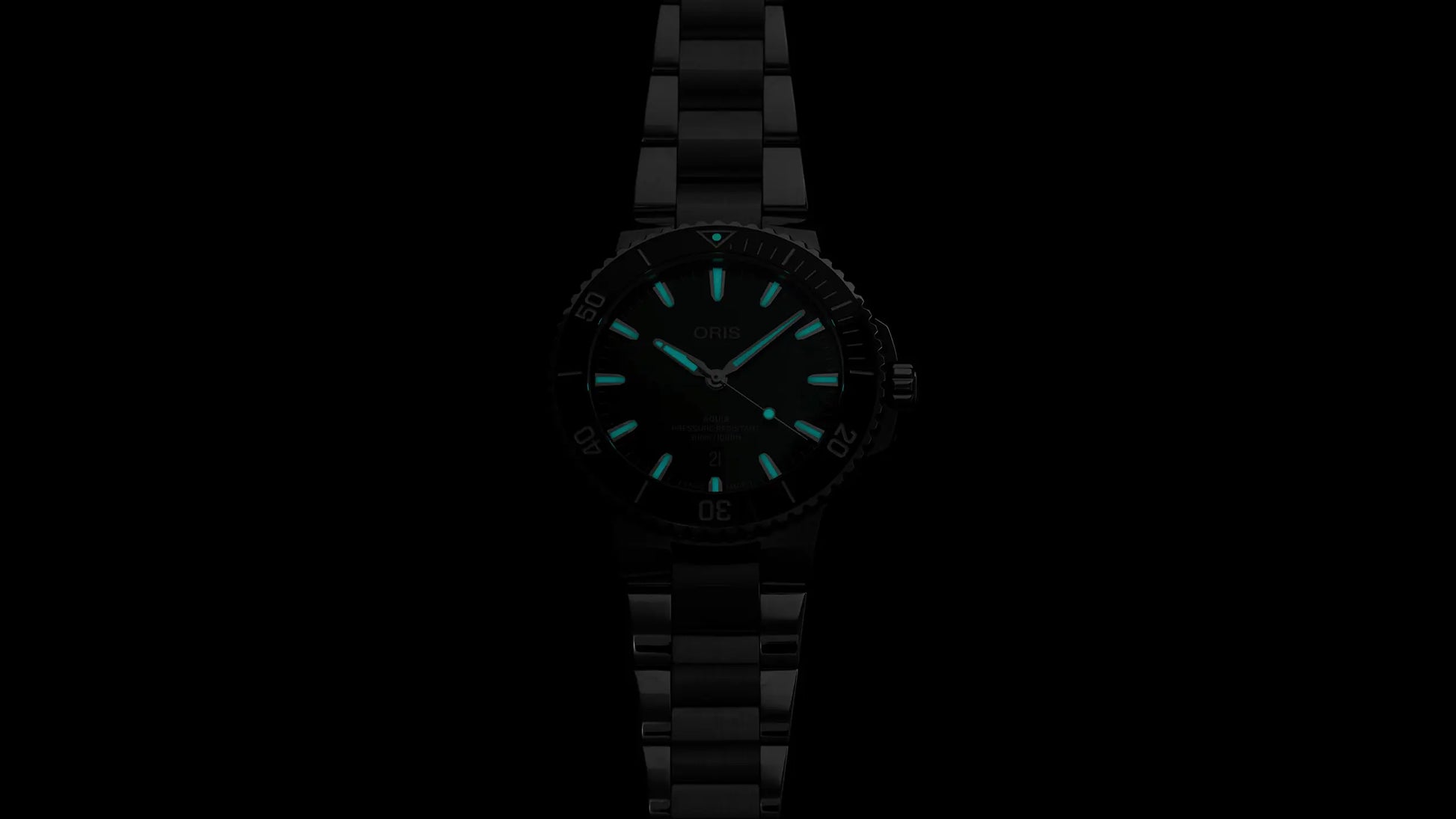 Oris Aquis Date Automatic Swiss Made Verde 43.5mm – 01 733 7789 4157-07 8 23 04PEB orologio uomo acciaio quadrante verde zaffiro movimento automatico
