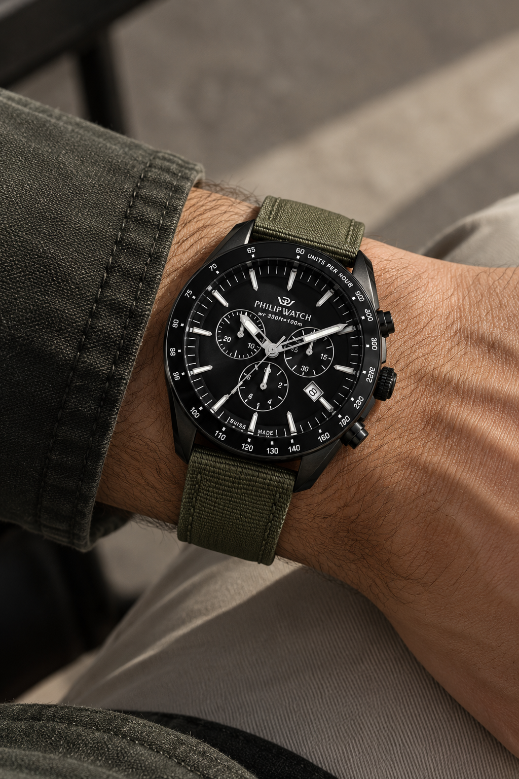 Philip Watch Blaze R8271995026 cronografo uomo 42 mm con quadrante nero, cassa con finitura nera e cinturino in tessuto verde.
