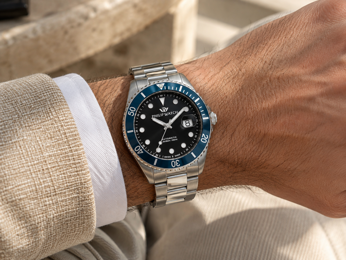 Philip Watch Caribe Diving R8223597117 automatico uomo 42 mm con quadrante nero, lunetta blu, cassa in acciaio e bracciale argentato.