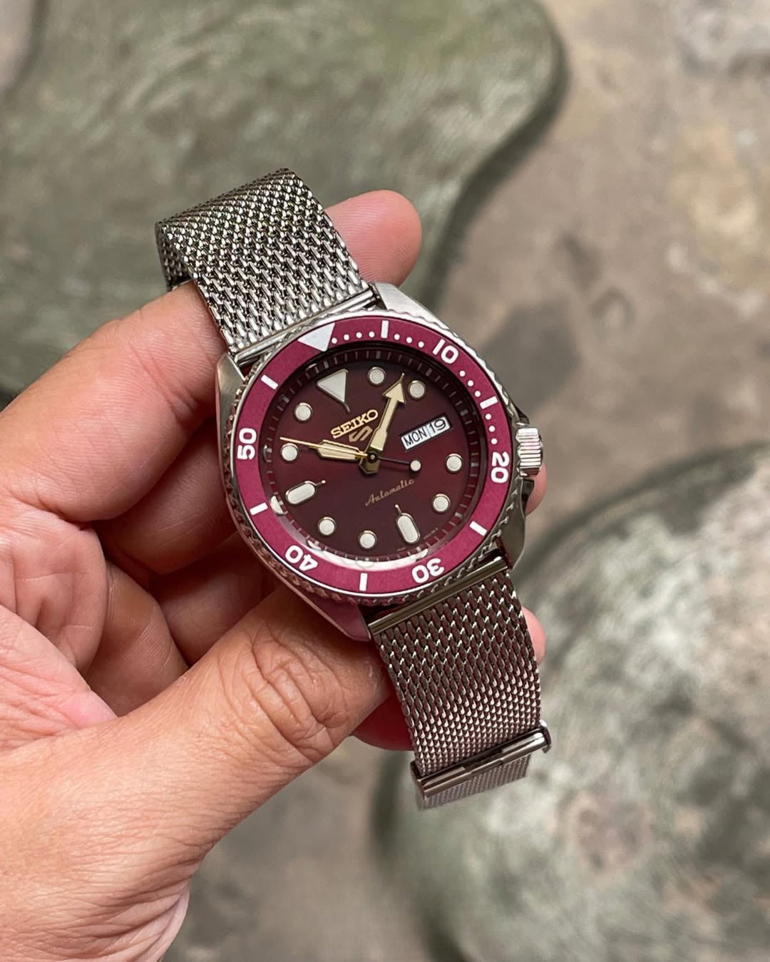 Seiko 5 Sports SRPD69K1 automatico 42,5mm quadrante rosso rubino acciaio uomo