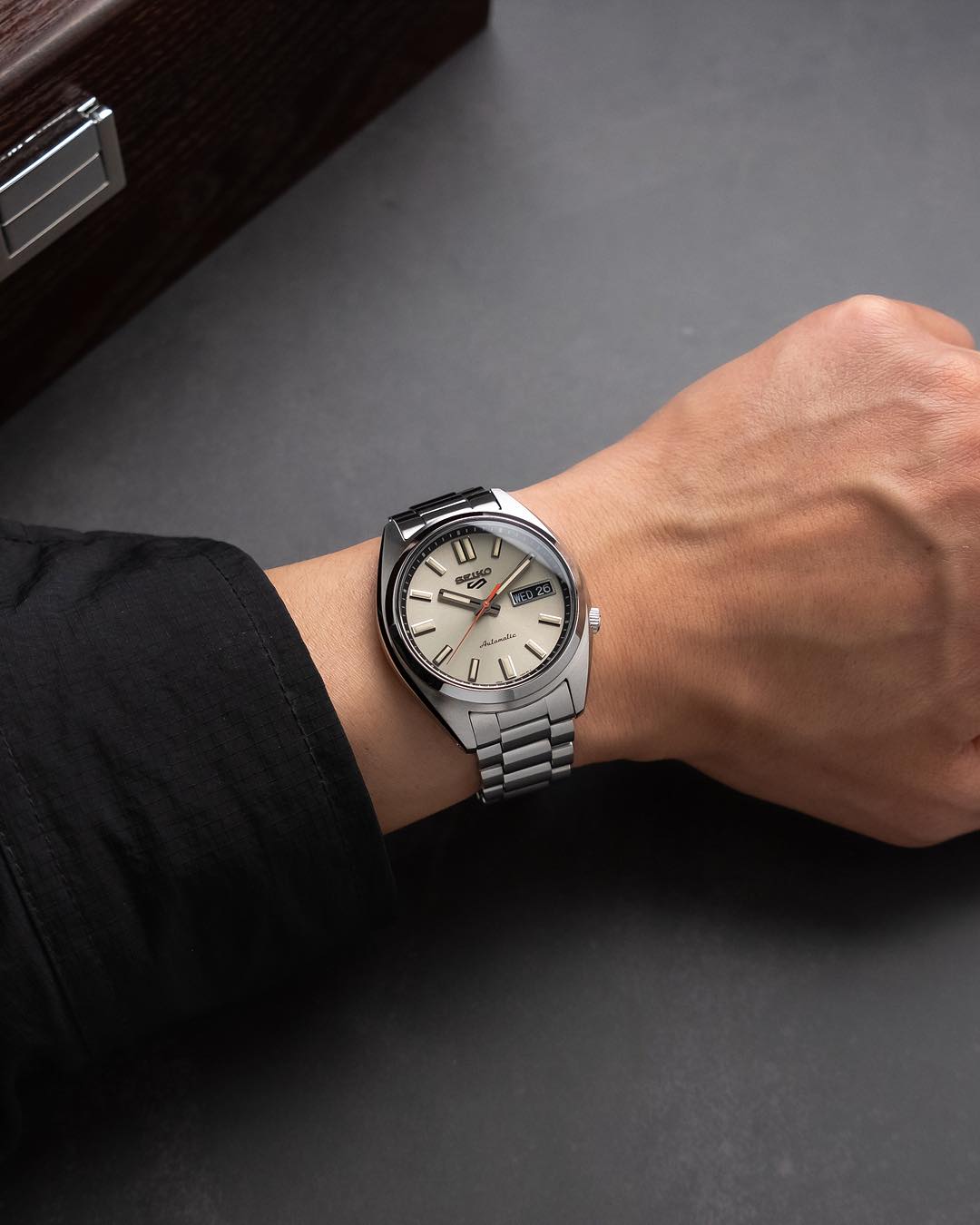 Seiko 5 Sports SRPK91K1 automatico avorio 37.4mm acciaio calibro 4R36 uomo