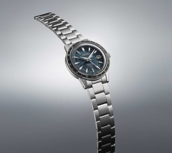 Seiko Presage Style 60’s SSK009J1 – Automatico GMT – Quadrante blu petrolio – 40,8 mm – Cassa acciaio – Bracciale acciaio – Funzione GMT – Orologio vintage moderno