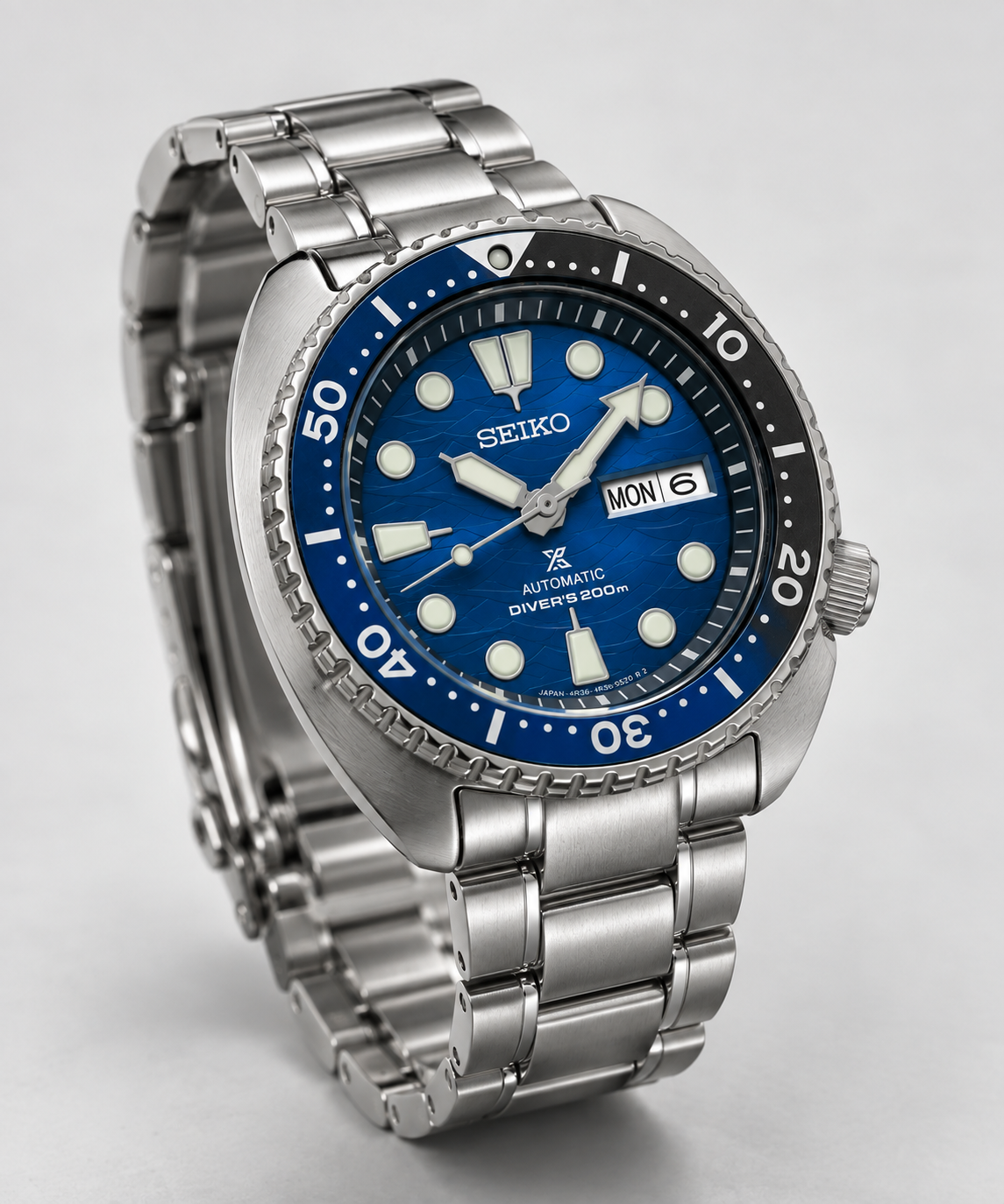 Seiko_SRPD21J1_Prospex_Turtle_Save_the_Ocean_automatico_con_quadrante_blu_lunetta_blu_e_nera_e_bracciale_in_acciaio