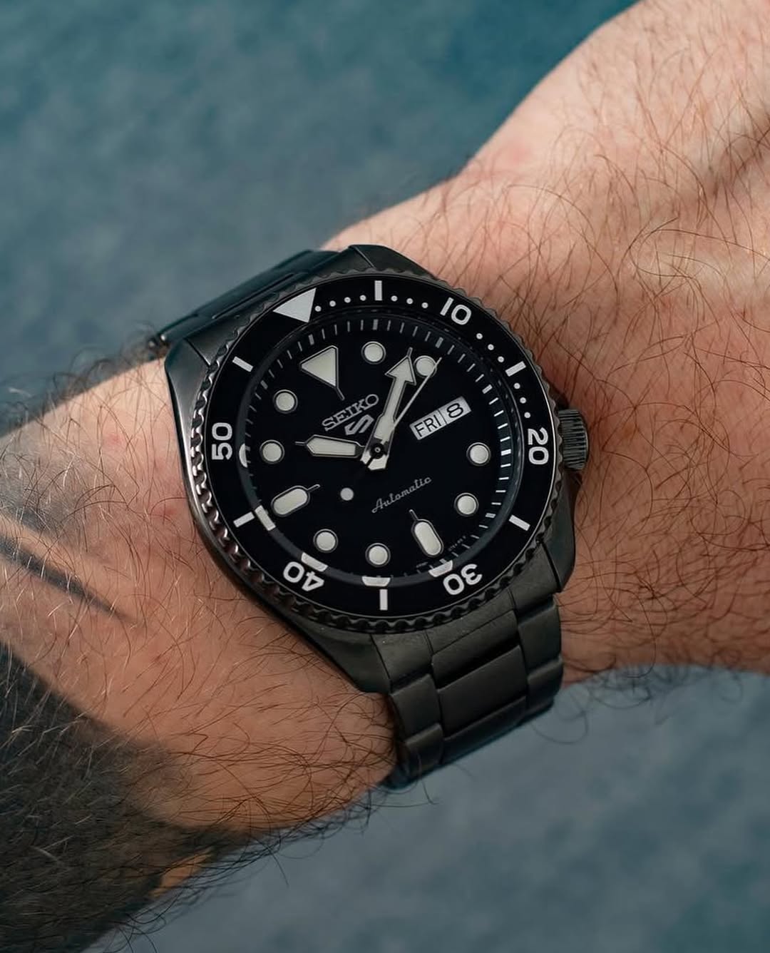 Seiko 5 Sports SRPD65K1 – Automatico, quadrante nero, cassa nera PVD 42,5mm, lunetta nera, movimento 4R36

