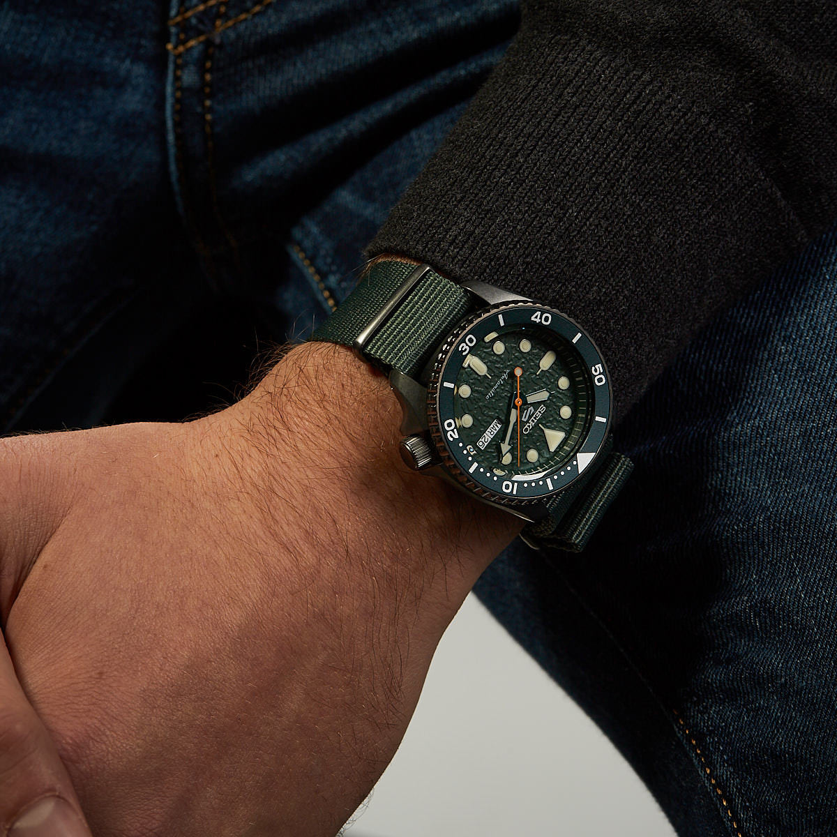 Seiko SRPD77K1 automatico verde acciaio 42,5mm quadrante sunburst day date calibro 4R36