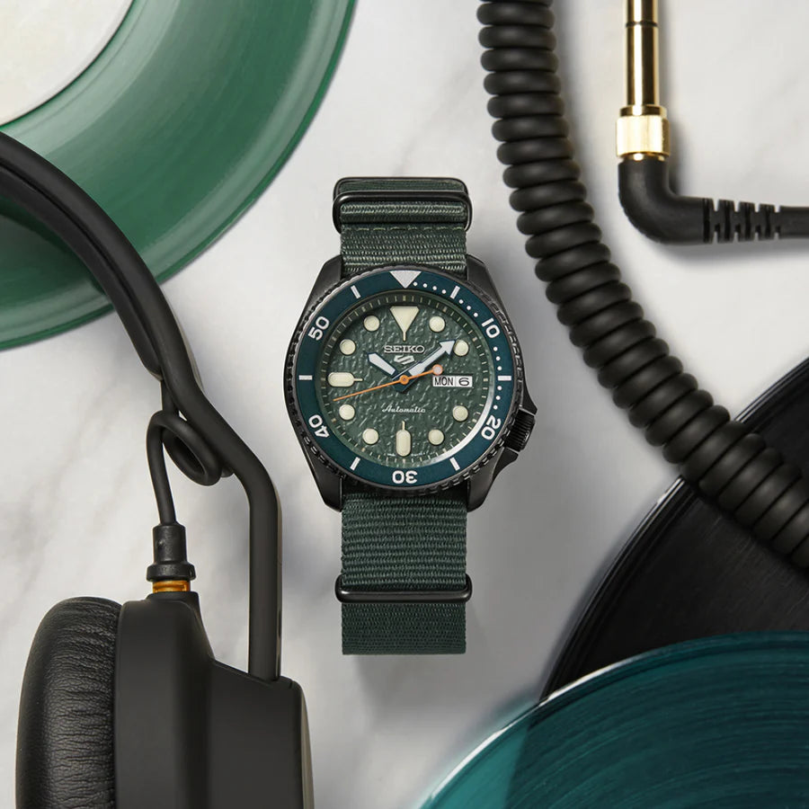 Seiko SRPD77K1 automatico verde acciaio 42,5mm quadrante sunburst day date calibro 4R36