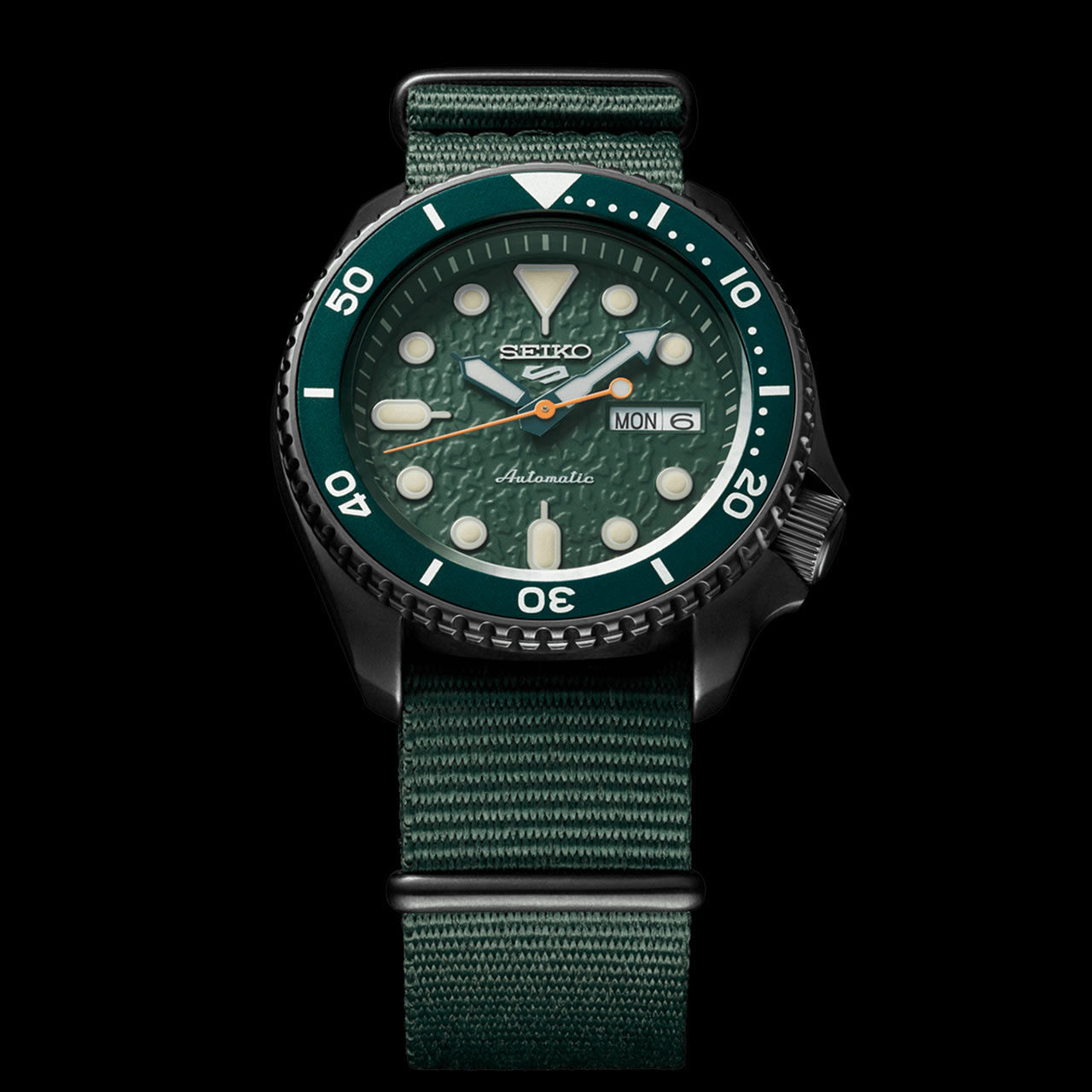 Seiko SRPD77K1 automatico verde acciaio 42,5mm quadrante sunburst day date calibro 4R36