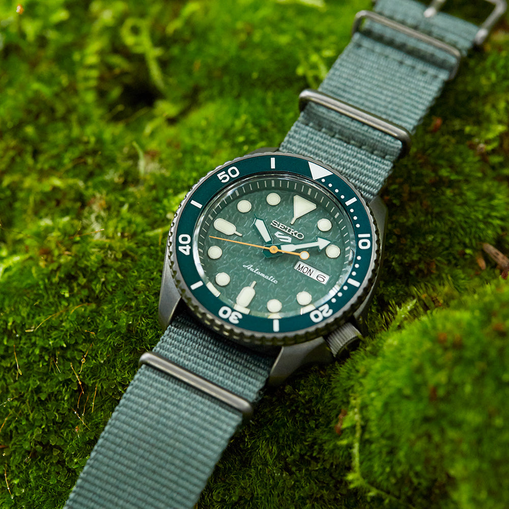 Seiko SRPD77K1 automatico verde acciaio 42,5mm quadrante sunburst day date calibro 4R36